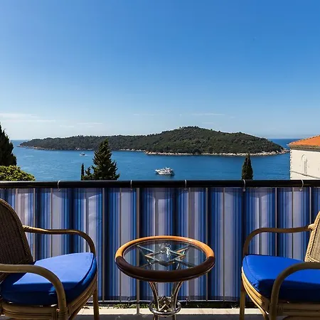 Nora By Duhomes Apartman